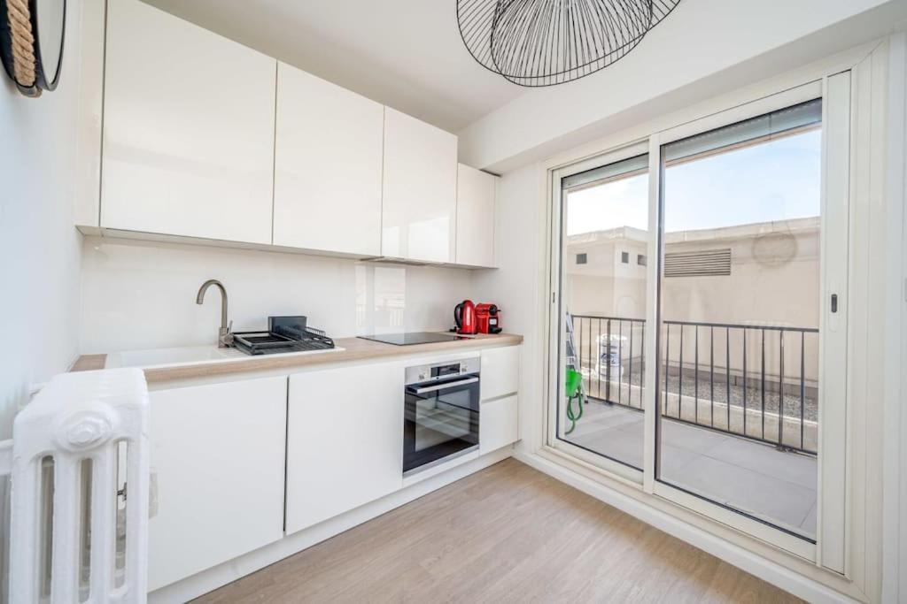 Au Calme A 10 Mn A Pieds Du Centre, Apercue - Parking Gratuit Appartement *