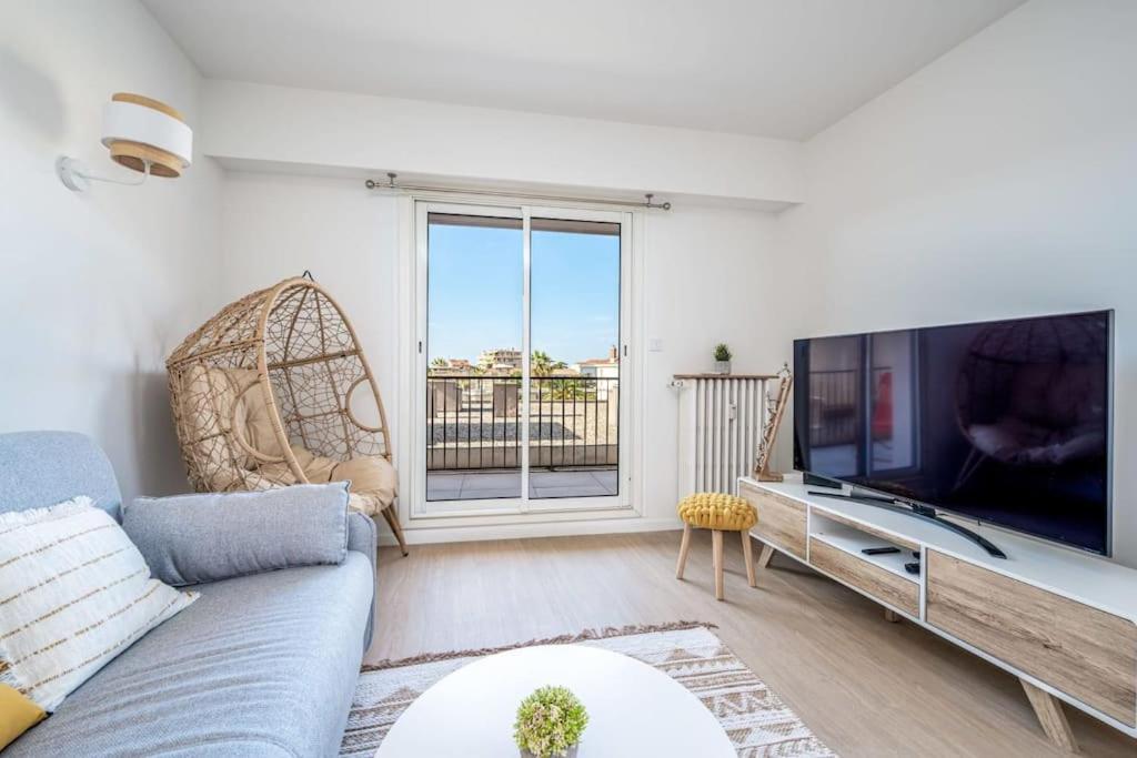 Au Calme A 10 Mn A Pieds Du Centre, Apercue - Parking Gratuit * Cannes